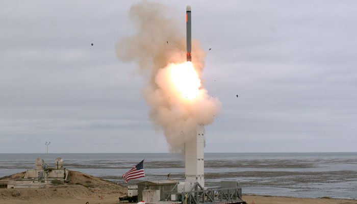 امریکہ کروز میزائل کے تجربے سے فوجی کشیدگی میں اضافہ کررہا ہے۔روس