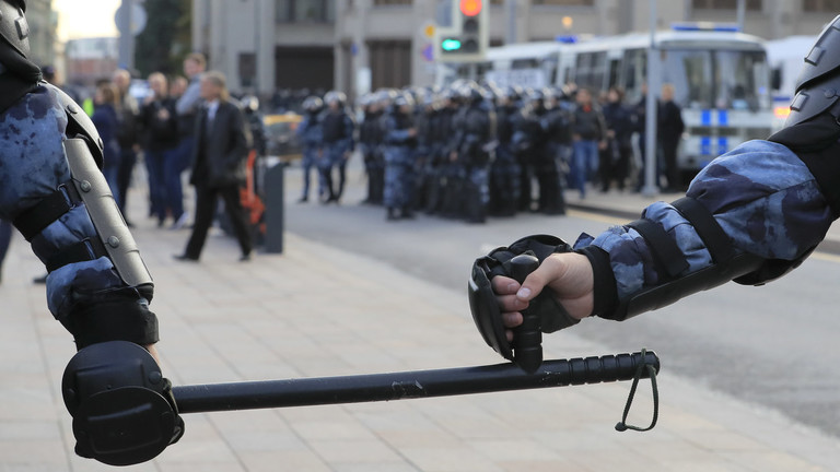 یہ یوٹیوب کا کاروبار نہیں- روسی ٹیلی کام واچ ڈاگ کی گوگل کو غیر منظور شدہ جلسوں کو فروغ دینے پر تنبیہہ ۔