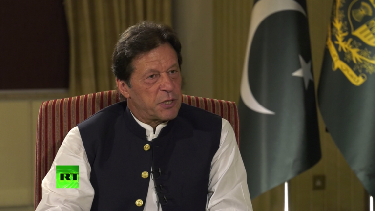 وزیراعظم عمران خان اور خاتون اول کا کورونا ٹیسٹ مثبت: جوڑا گھر پر قرنطینہ ہو گیا