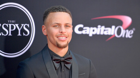 'Nightmare for the Warriors': NBA star Steph Curry's broken hand threatens to derail Golden State Warriors' season (VIDEO)