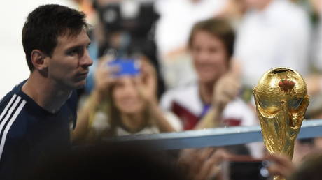 'Messi took his soul away': Barcelona ace Lionel Messi unleashes outrageous La Liga nutmeg against Valladolid (VIDEO)