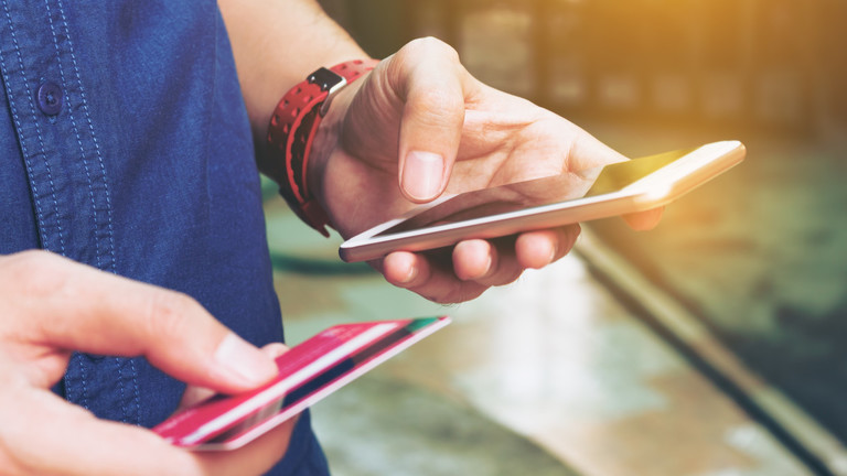 کیش لیس سوسائٹی: روس نے نقدی فری لین دین میں یورپ کو پیچھے چھوڑ دیا ۔