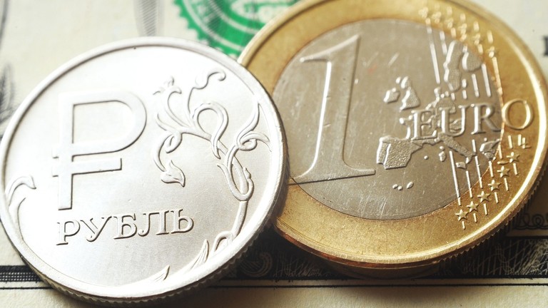 ہماری کرنسی مستحکم ہے ، کیوں نہ استعمال کریں؟‘ روس نےتوانائی کی برآمد میں روبل اور یورو کے تبادلے کے لئے امریکی ڈالرنظر انداز کردیا ۔