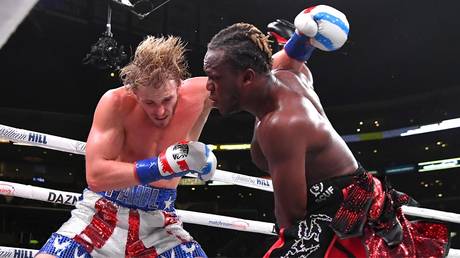 KS-eye: 11,000 fans watch KSI vs Logan Paul live stream via REFLECTION in fan's glasses