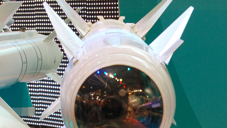 میزائل تمھاری جیب سے کیوں نکلا      نوجوانو! روسی فوجیوں کو ہینگر حادثے پرپانچ لاکھ ڈالر جرمانہ عائد