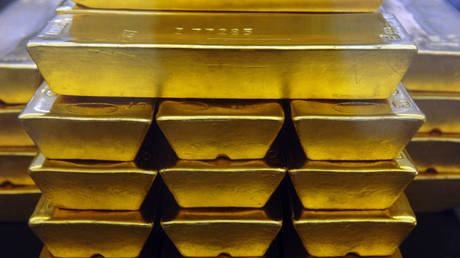 سربیا کو بحران سے نکالنے کے لئے مرکزی بینک سونے کی خریداری جاری رکھے . صدر ووچک