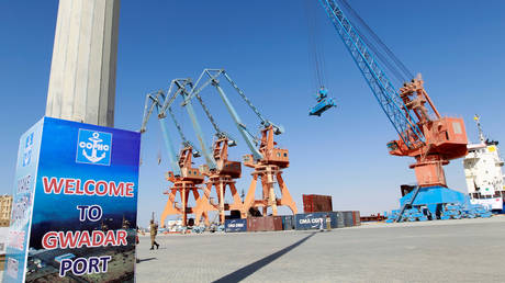 China drops tariffs on hundreds of Pakistani products as wide-ranging trade agreement takes effect