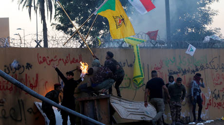 Pompeo blames ‘terrorists & Iranian proxies’ for attack on US embassy in Baghdad as Teheran rebuffs accusations