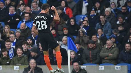 Starting the New Year with a BANG: Brighton star Alireza Jahanbakhsh scores incredible overhead kick against Chelsea (VIDEO)