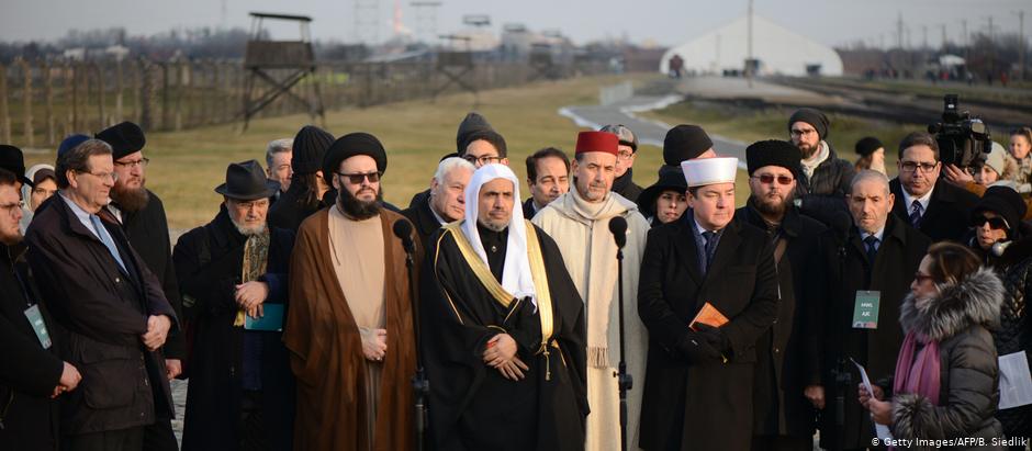 مسلمان اور يہودی رہنماؤں کا آؤشوٹس کا مشترکہ تاریخی دورہ