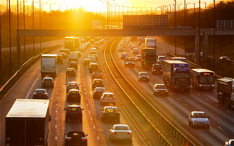 برطانیہ میں پٹرول،ڈیزل،ہائبرڈ گاڑیوں پر 2035کے بعد پابندی۔2050 تک کاربن فری ملک انتہائی اہم ہے۔برطانوی وزیراعظم