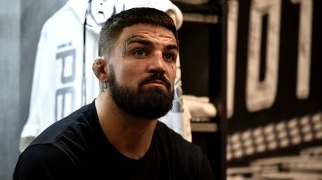'Social distance yourself from my personal bubble': UFC's Mike Perry KOs man outside Florida nightclub (VIDEO)