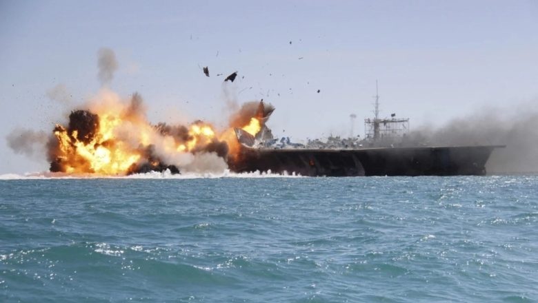 ایران کی امریکی طیارہ بردار بحری بیڑے کے نمونے پر نشانہ بازی کی منفرد مشق، امریکہ کا شدید ردعمل