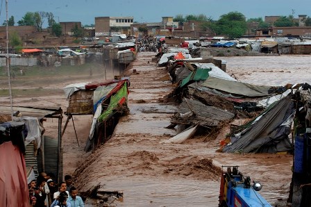 افغانستان: سیلابی ریلے نے تباہی مچا دی، 77 ہلاک، 100 سے زائد زخمی