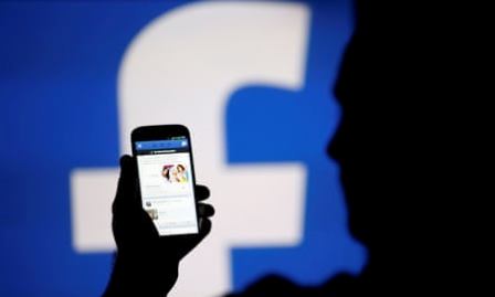 برطانیہ میں کورونا تالہ بندی کے دوران فیس بک پر بچوں سے جنسی جرائم میں اضافہ: اقدامات کی سفارش