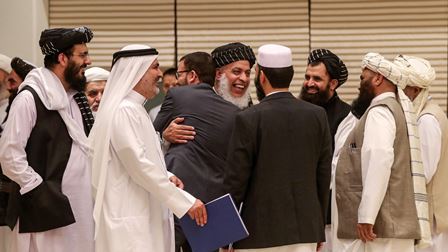طالبان اور غنی انتظامیہ میں امن مذاکرات کے لیے لائحہ عمل پر اتفاق: پیشرفت پر تمام فریقین کا خوشی کا اظہار، زلمے خلیل زاد کا مذاکرات کا عمل تیز کرنے پر زور