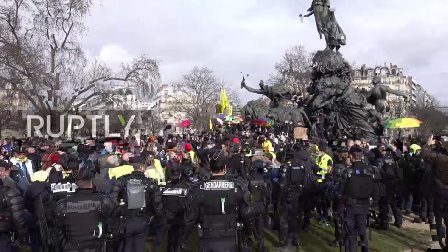 فرانس میں بنیادی حقوق کی پامالی کا نیا قانون واپس لینے کا وعدہ وفا نہ ہو سکا: پولیس اور مظاہرین ایک بار پھر آمنے سامنے