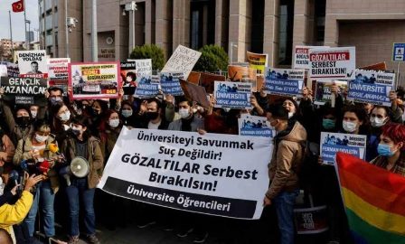 استنبول: جامعہ کے سربراہ کی تعیناتی پر معترض طلباء کا دفتر پر حملہ، صدر ایردوعان کا سخت ردعمل، طلباء کو دہشتگرد قرار دے دیا
