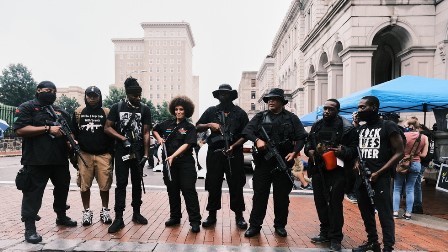 نسلی تعصب اور نظام میں خرابی: امریکہ میں آئندہ 5 برسوں میں مسلح شورش شروع ہو سکتی ہے، تحقیق