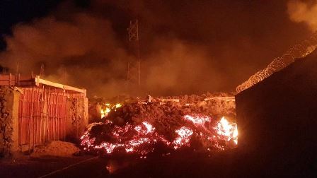 کانگو: آتش فشاں پھٹنے سے آبادی کا بڑا حصہ متاثر، نقل مکانی تیز، لاوا تباہی مچاتے ہوئے شہر کی طرف رواں
