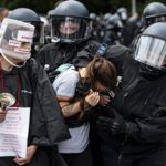 جرمنی: کورونا تالہ بندی کے خلاف پرتشدد مظاہرے، 600 گرفتار – ویڈیو