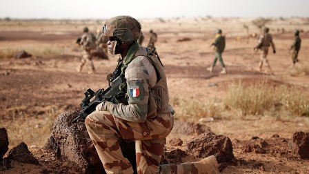ہمارے پاس ثبوت ہیں کہ فرانسیسی فوج ہمارے ملک میں دہشت گردوں کو تربیت دے رہی ہے: مالی کے وزیراعظم مائیگا کا رشیا ٹوڈے کو انٹرویو