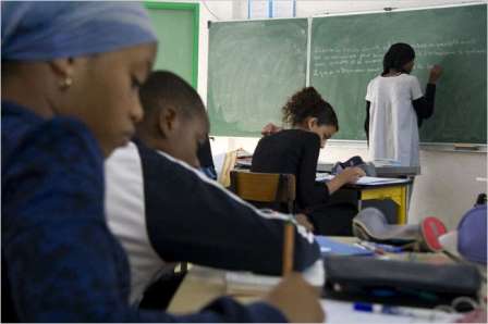 فرانسیسی کیتھولک اسکولوں میں 50 برسوں میں 2 لاکھ 16 ہزار بچوں کے ساتھ عملے (3200) کی جنسی زیادتی کا انکشاف