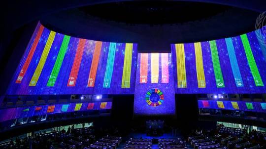 صدر ایردوعان کا اقوام متحدہ جنرل اسمبلی میں رنگ برنگے بینروں پر اعتراض، ہم جنس پرستی سے مشابہہ قرار دے دیا، معاملہ سیکرٹری جنرل کے سامنے اٹھانے کا عندیا