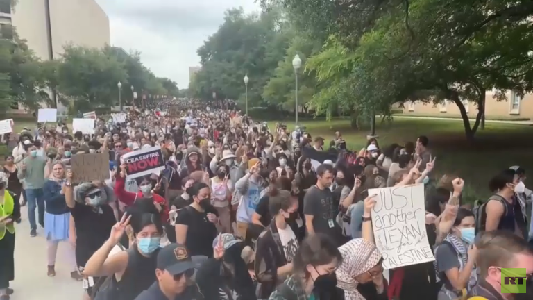 امریکی جامعات میں صیہونی مظالم کے خلاف مظاہروں میں تیزی، سینکڑوں طلبہ، طالبات و پروفیسران جیل میں بند
